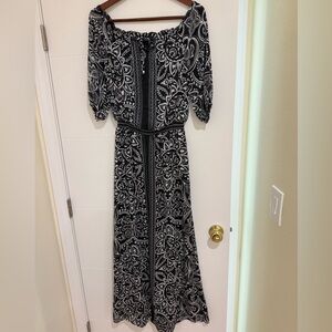 White House Black Market Black and White Floral 3/4 Sleeve Dress
